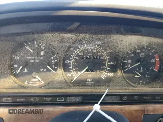 1987 Mercedes-Benz 560 with VIN WDBCA45D3HA358923, listed as a Copart auction lot 52143895 with 127,974 mi miles and Clean Title. Bid and sale history available at DreamBid. Image 9.