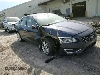 2015 Volvo S60 T5 Drive-E Premier z VIN YV140MFK7F2355529, wystawiony jako Copart lot #48684345 z przebiegiem 159 545 mil mil oraz Szkoda całkowita • Salvage title. Historia ofert i sprzedaży dostępna na DreamBid. Obrazek 13.