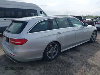 2019 Mercedes-Benz E-Class E 450 with VIN WDDZH6JB7KA520993, listed as a IAAI auction lot 40525935 with 1 mi miles. Bid and sale history available at carsss.com. Image 4.