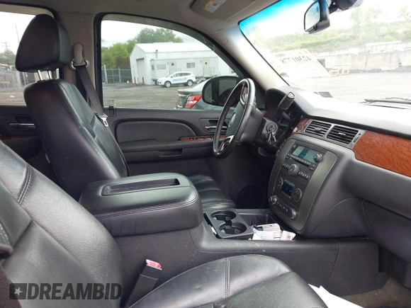2007 GMC Yukon SLT z VIN 1GKFK13057R336128, wystawiony jako IAAI lot #42301778 z przebiegiem 153 227 mil mil oraz . Historia ofert i sprzedaży dostępna na DreamBid. Obrazek 5.