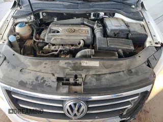 2010 Volkswagen CC Luxury с VIN WVWHP7AN9AE541845, выставлен на аукционе Copart как лот 56843825 с пробегом 133 080 миль миль и Списание • Salvage title. История ставок и продаж доступна на DreamBid. Изображение 11.