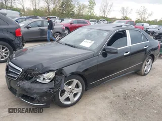 2011 Mercedes-Benz E 350 Luxury z VIN WDDHF8HB6BA418247, wystawiony jako IAAI lot #42161954 z przebiegiem 87 877 mil mil oraz . Historia ofert i sprzedaży dostępna na DreamBid. Obrazek 17.
