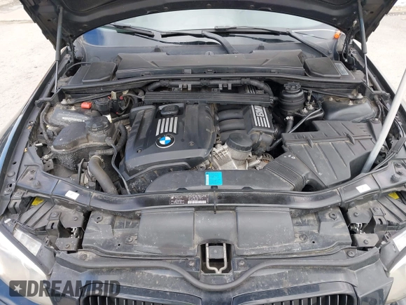 2011 BMW 3 Series 328i xDrive with VIN WBAKF5C55BE586564, listed as a IAAI auction lot 41944192 with 153,167 mi miles. Bid and sale history available at carsss.com. Image 10.