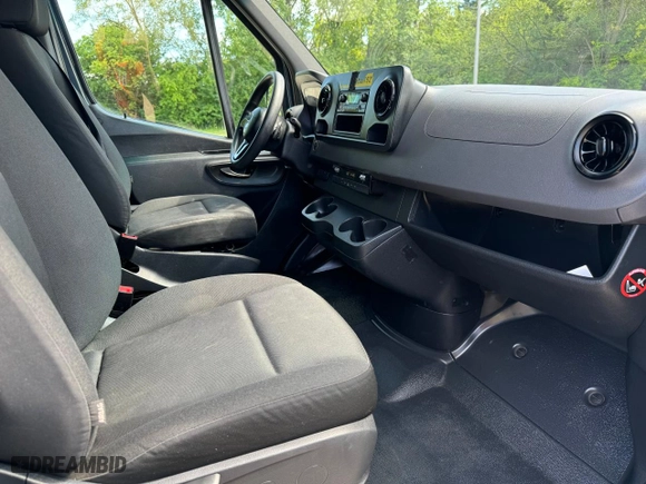 2019 Mercedes-Benz Sprinter Cargo Van with VIN WD4PF1CD9KP129663, listed as a Copart auction lot 73609434 with NaN miles and Clean Title. Bid and sale history available at carsss.com. Image 5.