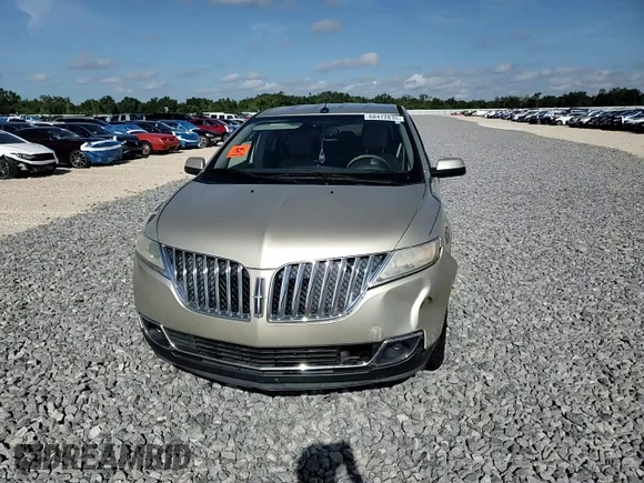 2011 Lincoln MKX z VIN 2LMDJ6JK4BBJ21777, wystawiony jako Copart lot #60412835 z przebiegiem Nie podano mil oraz Szkoda całkowita • Salvage title. Historia ofert i sprzedaży dostępna na DreamBid. Obrazek 13.