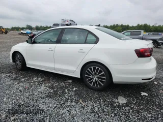 2015 Volkswagen Jetta SE z VIN 3VWD17AJ7FM220222, wystawiony jako Copart lot #62866345 z przebiegiem 68 273 mil mil oraz Szkoda całkowita • Salvage title. Historia ofert i sprzedaży dostępna na DreamBid. Obrazek 2.