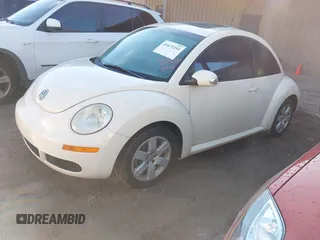 2007 Volkswagen New Beetle Coupe with VIN 3VWRW31C37M510573, listed as a IAAI auction lot 41675251 with 199,768 mi miles. Bid and sale history available at carsss.com. Image 2.
