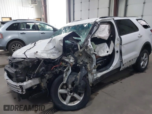 2016 Ford Explorer XLT with VIN 1FM5K8DH1GGC71922, listed as a IAAI auction lot 41208526 with 116,884 mi miles and . Bid and sale history available at DreamBid. Image 2.
