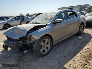 2012 Volkswagen Passat SE with VIN 1VWBP7A38CC034161, listed as a Copart auction lot 47392595 with 176,646 mi miles and Salvage Title. Bid and sale history available at carsss.com. Image 1.