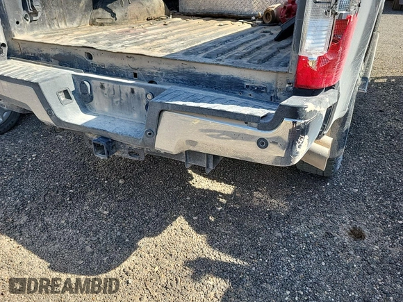 2019 Ford F-250 XL z VIN 1FT7W2BT1KEC50451, wystawiony jako IAAI lot #42504544 z przebiegiem 175 505 mil mil oraz . Historia ofert i sprzedaży dostępna na DreamBid. Obrazek 7.