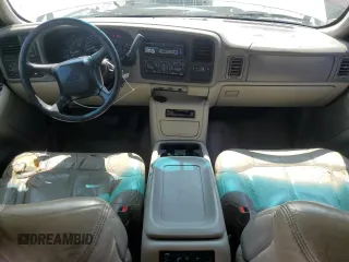 2001 Chevrolet Suburban LS with VIN 1GNFK16T71J208214, listed as a Copart auction lot 68925744 with 218,290 mi miles and Clean Title. Bid and sale history available at carsss.com. Image 8.