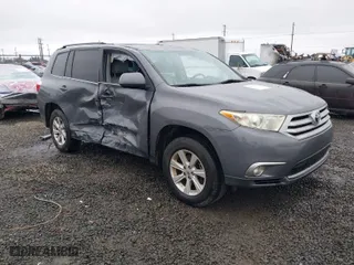 2011 Toyota Highlander with VIN 5TDZK3EH2BS024396, listed as a IAAI auction lot 41009975 with 188,597 mi miles. Bid and sale history available at carsss.com. Image 1.