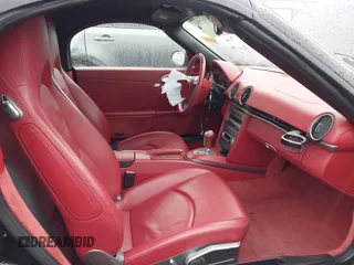 2008 Porsche Boxster с VIN WP0CA29828U710956, выставлен на аукционе IAAI как лот 42117761 с пробегом 52 615 миль миль и . История ставок и продаж доступна на DreamBid. Изображение 5.
