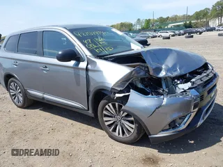 2020 Mitsubishi Outlander ES z VIN JA4AZ3A39LZ048854, wystawiony jako IAAI lot #42159494 z przebiegiem 47 018 mil mil oraz . Historia ofert i sprzedaży dostępna na DreamBid. Obrazek 1.