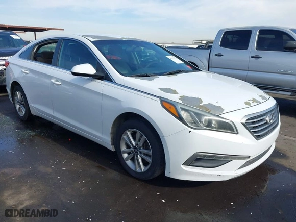 2015 Hyundai Sonata 2.4L SE with VIN 5NPE24AF8FH080458, listed as a IAAI auction lot 41131729 with 205,310 mi miles. Bid and sale history available at carsss.com. Image 6.