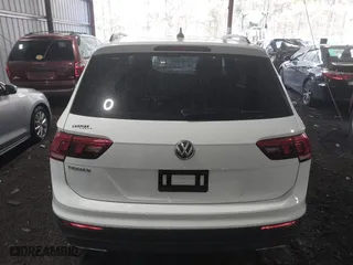 2021 Volkswagen Tiguan S with VIN 3VV1B7AX6MM081755, listed as a IAAI auction lot 41864918 with 40,406 mi miles. Bid and sale history available at carsss.com. Image 16.