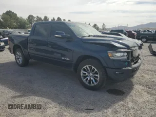 2021 Ram 1500 Laramie z VIN 1C6SRFJT3MN808479, wystawiony jako Copart lot #56600935 z przebiegiem 70 336 mil mil oraz Szkoda całkowita • Salvage title. Historia ofert i sprzedaży dostępna na DreamBid. Obrazek 4.