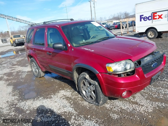 2005 Ford Escape Limited with VIN 1FMYU04185KA45589, listed as a IAAI auction lot 41575051 with 103,284 mi miles. Bid and sale history available at carsss.com. Image 1.