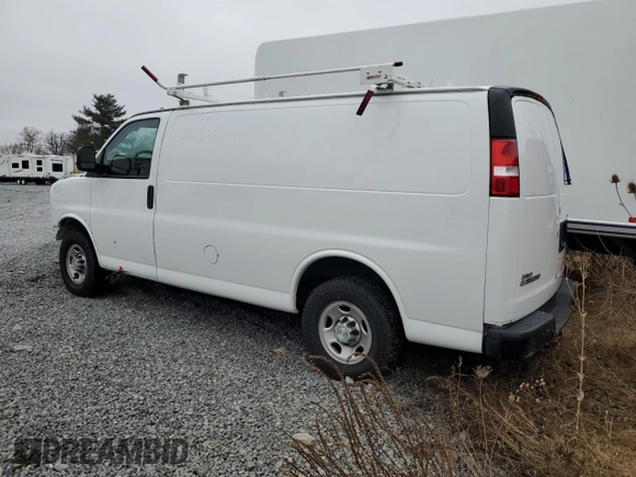 2019 Chevrolet Express Cargo Van with VIN 1GCWGAFG0K1372760, listed as a Copart auction lot 85068484 with 116,637 mi miles and Salvage Title. Bid and sale history available at carsss.com. Image 2.