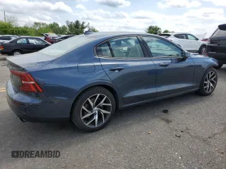 2020 Volvo S60 Momentum with VIN 7JR102FK7LG049735, listed as a Copart auction lot 52903384 with 22,235 mi miles. Bid and sale history available at carsss.com. Image 3.
