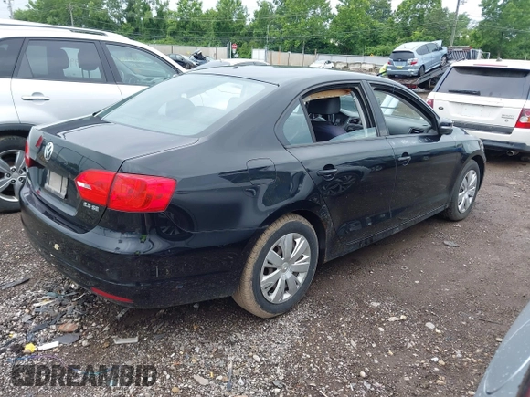 2011 Volkswagen Jetta SE with VIN 3VWDX7AJ7BM353913, listed as a IAAI auction lot 42643516 with 178,943 mi miles and . Bid and sale history available at DreamBid. Image 4.