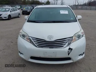 2017 Toyota Sienna XLE Auto Access Seat with VIN 5TDYZ3DC2HS796659, listed as a IAAI auction lot 41770444 with 129,628 mi miles. Bid and sale history available at carsss.com. Image 12.