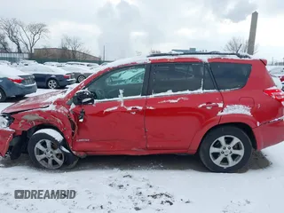 2011 Toyota RAV4 Ltd with VIN 2T3DF4DV9BW161054, listed as a IAAI auction lot 41304740 with 201,926 mi miles. Bid and sale history available at carsss.com. Image 14.