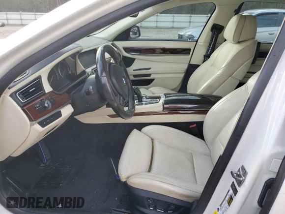 2010 BMW 7 Series 750Li с VIN WBAKB8C50ACY63368, выставлен на аукционе Copart как лот 87160534 с пробегом Не указан миль и Списание • Salvage title. История ставок и продаж доступна на DreamBid. Изображение 7.