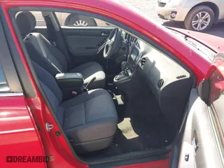 2005 Toyota Matrix STD with VIN 2T1KR32E75C345547, listed as a IAAI auction lot 42038805 with 236,371 mi miles. Bid and sale history available at carsss.com. Image 5.