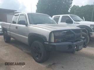 2005 Chevrolet Silverado 1500 Z71 z VIN 1GCEK19B95E162682, wystawiony jako IAAI lot #42270833 z przebiegiem 180 741 mil mil oraz . Historia ofert i sprzedaży dostępna na DreamBid. Obrazek 1.