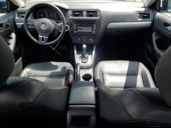 2013 Volkswagen Jetta SE with VIN 3VWDP7AJ3DM421904, listed as a Copart auction lot 63367515 with 98,523 mi miles and Salvage title. Bid and sale history available at DreamBid. Image 8.