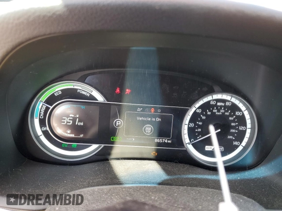 2018 Kia Niro FE with VIN KNDCB3LC3J5153586, listed as a Copart auction lot 67864184 with 86,574 mi miles and Salvage Title. Bid and sale history available at carsss.com. Image 9.