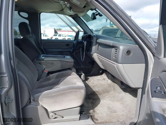 2004 GMC Yukon SLT with VIN 1GKEC13V74J311617, listed as a IAAI auction lot 41785561 with 225,245 mi miles. Bid and sale history available at carsss.com. Image 5.