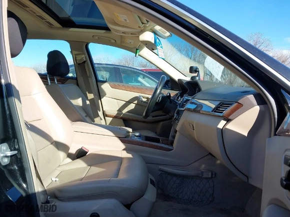 2010 Mercedes-Benz E-Class E 350 Luxury with VIN WDDHF8HB8AA256183, listed as a IAAI auction lot 41668038 with 160,339 mi miles. Bid and sale history available at carsss.com. Image 5.