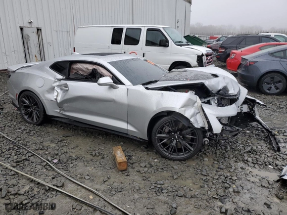 2019 Chevrolet Camaro ZL1 with VIN 1G1FK1R64K0122759, listed as a Copart auction lot 44143985 with 0 mi miles and Salvage Title. Bid and sale history available at carsss.com. Image 4.