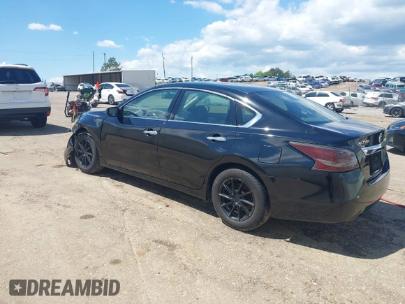 2013 Nissan Altima SV with VIN 1N4AL3AP0DC243052, listed as a IAAI auction lot 42014163 with 196,367 mi miles and . Bid and sale history available at carsss.com. Image 3.