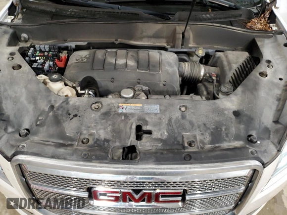 2016 GMC Acadia Denali z VIN 1GKKVTKD1GJ225693, wystawiony jako Copart lot #51792145 z przebiegiem Nie podano mil oraz Czysty tytuł • Clean title. Historia ofert i sprzedaży dostępna na DreamBid. Obrazek 12.