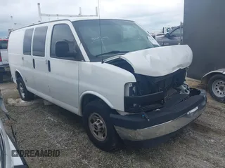 2018 GMC Savana Cargo with VIN 1GTW7AFGXJ1910704, listed as a IAAI auction lot 40924087 with 142,697 mi miles. Bid and sale history available at carsss.com. Image 1.