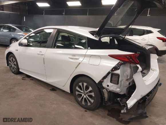 2022 Toyota Prius Prime LE with VIN JTDKAMFP4N3204257, listed as a IAAI auction lot 41823325 with 28,635 mi miles. Bid and sale history available at carsss.com. Image 3.