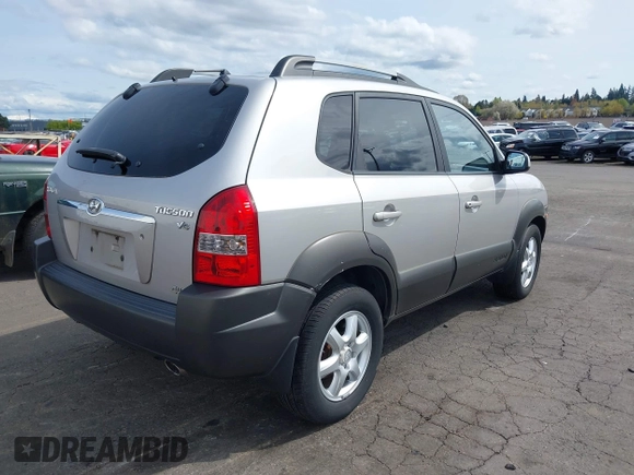 2005 Hyundai Tucson GLS with VIN KM8JN72D55U048197, listed as a IAAI auction lot 42011506 with 157,130 mi miles and . Bid and sale history available at DreamBid. Image 4.