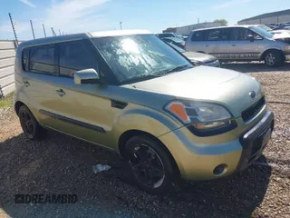 2011 Kia Soul + with VIN KNDJT2A22B7298147, listed as a IAAI auction lot 41877048 with 250,244 mi miles. Bid and sale history available at carsss.com. Image 1.