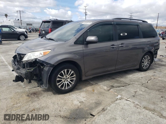 2020 Toyota Sienna XLE Auto Access Seat with VIN 5TDYZ3DC5LS054345, listed as a Copart auction lot 44505715 with 261,275 mi miles and Salvage Title. Bid and sale history available at carsss.com. Image 1.