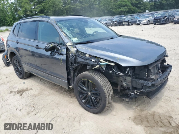 2022 Volkswagen Tiguan SE R-Line Black with VIN 3VV8B7AX0NM091052, listed as a Copart auction lot 60020515 with 46,687 mi miles and Salvage title. Bid and sale history available at DreamBid. Image 4.