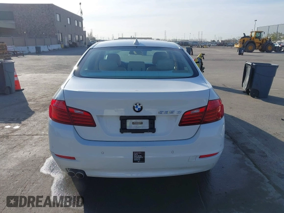 2014 BMW 5 Series 535d with VIN WBAXA5C51ED689365, listed as a IAAI auction lot 41852062 with 144,652 mi miles and . Bid and sale history available at carsss.com. Image 16.