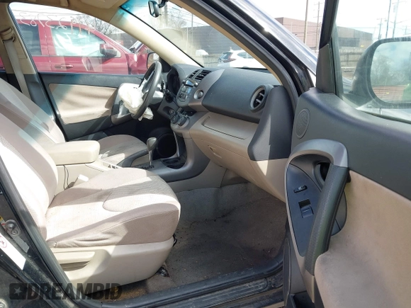 2007 Toyota RAV4 with VIN JTMZD33V976028178, listed as a IAAI auction lot 41923783 with 288,329 mi miles. Bid and sale history available at carsss.com. Image 5.