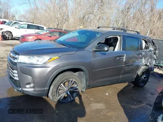 2019 Toyota Highlander LE with VIN 5TDBZRFH7KS978415, listed as a IAAI auction lot 41653130 with 101,245 mi miles and . Bid and sale history available at DreamBid. Image 15.