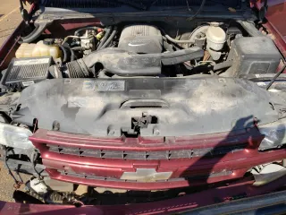 2003 Chevrolet Tahoe LS with VIN 1GNEK13Z93R256421, listed as a Copart auction lot 49001975 with 318,219 mi miles and Salvage Title. Bid and sale history available at DreamBid. Image 12.