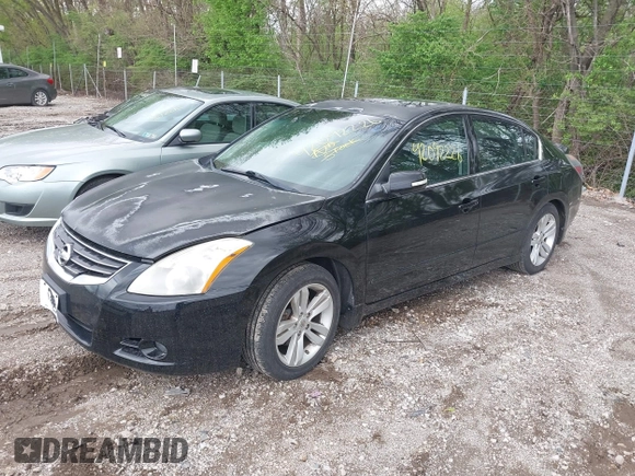 2010 Nissan Altima 3.5 SR with VIN 1N4BL2AP0AN519390, listed as a IAAI auction lot 42092226 with 118,237 mi miles. Bid and sale history available at carsss.com. Image 2.