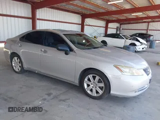 2007 Lexus ES 330 z VIN JTHBJ46G472009895, wystawiony jako IAAI lot #42300211 z przebiegiem 131 999 mil mil oraz . Historia ofert i sprzedaży dostępna na DreamBid. Obrazek 1.
