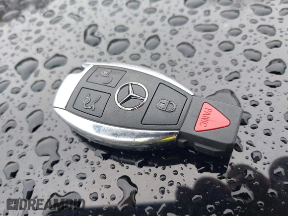 2015 Mercedes-Benz C-Class C 400 with VIN 55SWF6GB9FU011462, listed as a IAAI auction lot 41649304 with 123,915 mi miles. Bid and sale history available at carsss.com. Image 11.